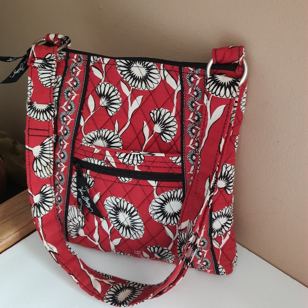Vera Bradley Deco Daisy Crossbody bag